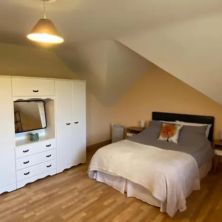 Hilltop White Gate Cross Roads