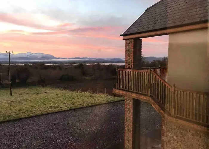 別荘 Hilltop White Gate Cross Roads